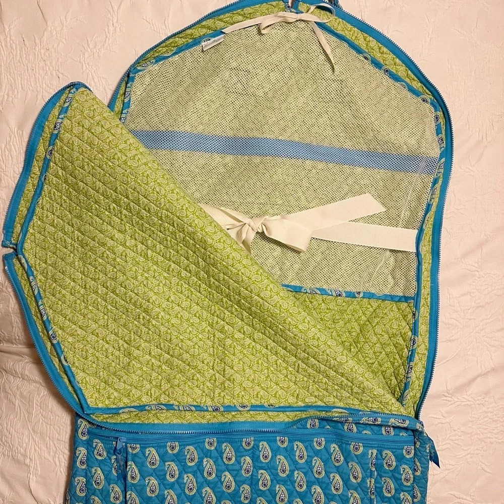 Vera Bradley Bermuda Blue Paisley Garment Bag